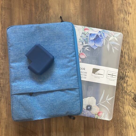 MacBook Pro 13” 2016-2020 blue soft case with hardshell with charger pack cover - Picture 1 of 6